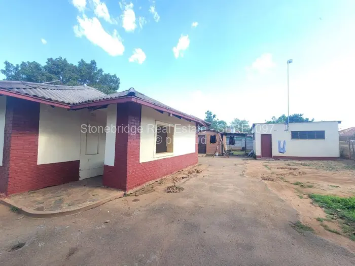 2 Bedroom House for Sale in Queens Park East, Bulawayo