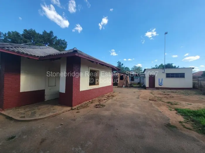 2 Bedroom House for Sale in Queens Park East, Bulawayo