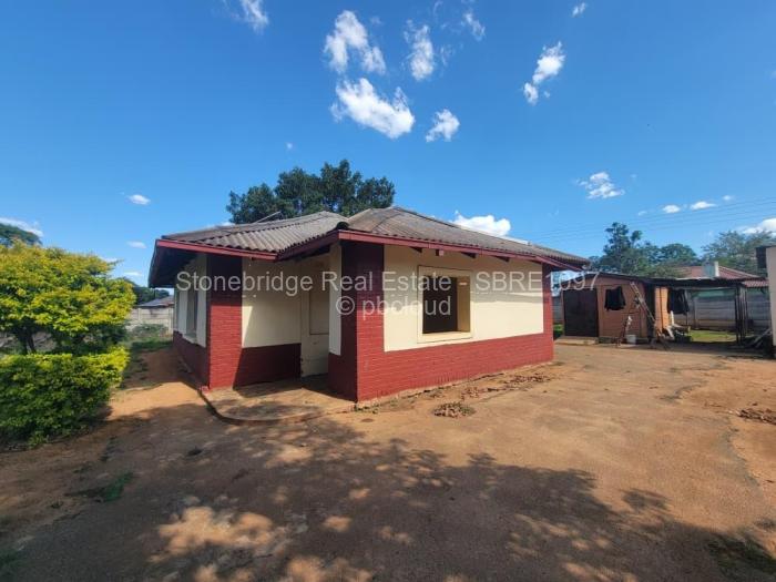 2 Bedroom House for Sale in Queens Park East, Bulawayo