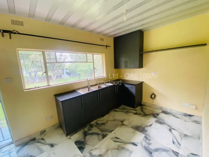 2 Bedroom House to Rent in Chadcombe, Harare