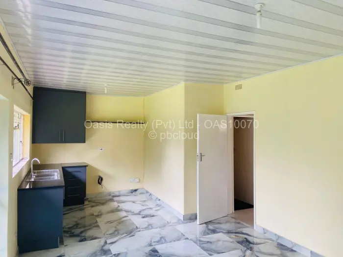 2 Bedroom House to Rent in Chadcombe, Harare