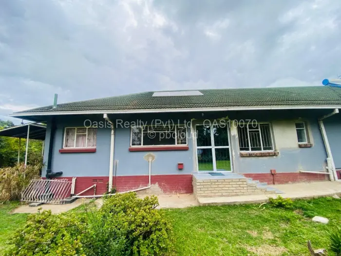 2 Bedroom House to Rent in Chadcombe, Harare