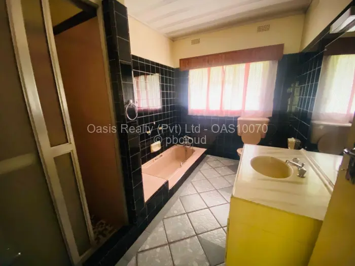 2 Bedroom House to Rent in Chadcombe, Harare