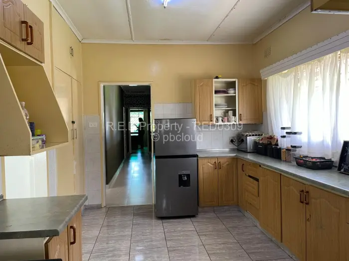 3 Bedroom House for Sale in Riverside South, Bulawayo