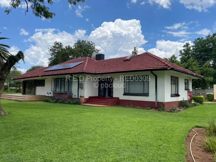 3 Bedroom House for Sale in Riverside South, Bulawayo