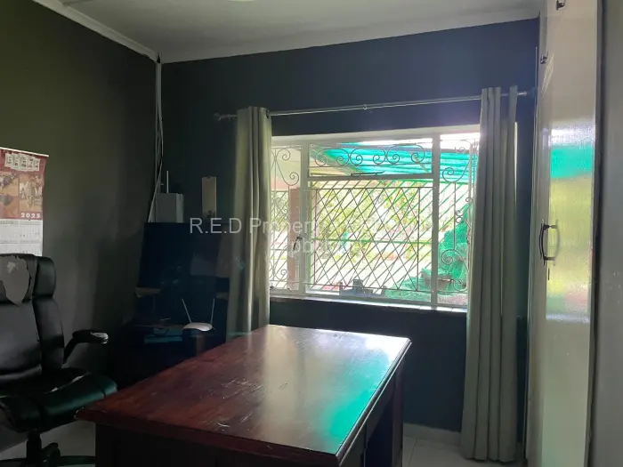 3 Bedroom House for Sale in Riverside South, Bulawayo