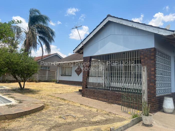 3 Bedroom House to Rent in Mabelreign, Harare