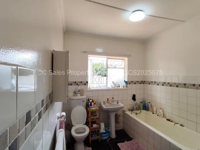 3 Bedroom House for Sale in Ilanda, Bulawayo