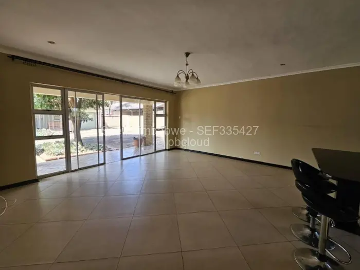 Flat/Apartment to Rent in Greendale North, Harare