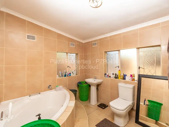 3 Bedroom House to Rent in Chisipite, Harare