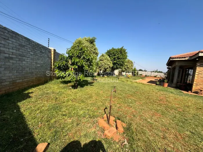 3 Bedroom House for Sale in Emhlangeni, Bulawayo