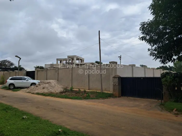 Townhouse/Cluster for Sale in Borrowdale, Harare
