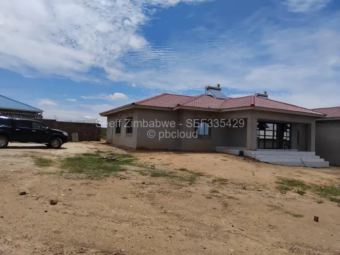 12 Bedroom House for Sale in Adelaide Pk Gweru, Gweru