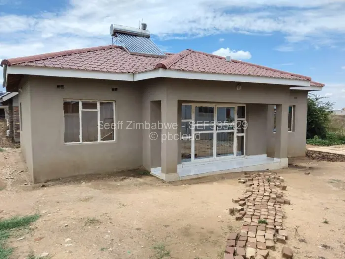 12 Bedroom House for Sale in Adelaide Pk Gweru, Gweru