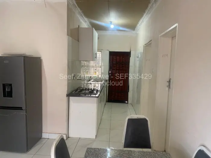 12 Bedroom House for Sale in Adelaide Pk Gweru, Gweru