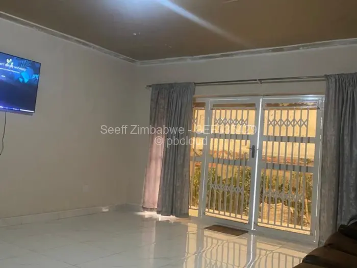 12 Bedroom House for Sale in Adelaide Pk Gweru, Gweru