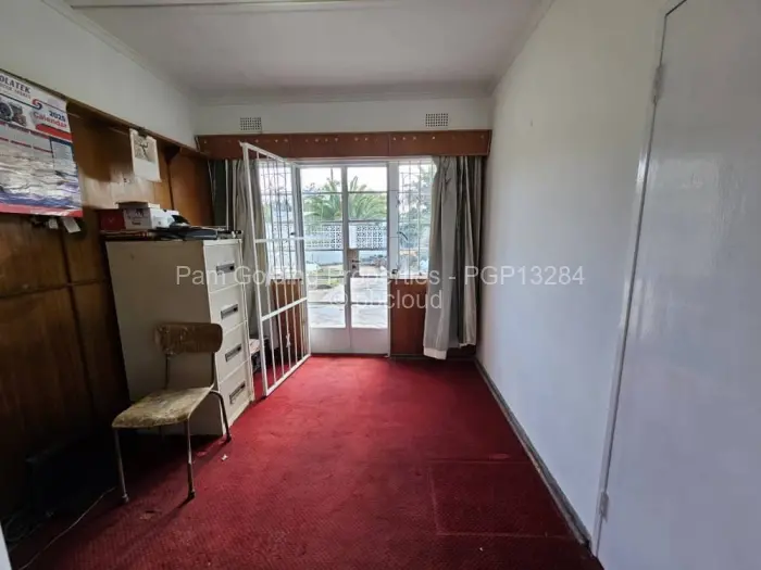 3 Bedroom House for Sale in Hillcrest, Bulawayo