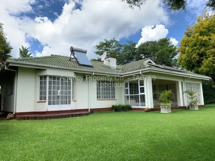 Townhouse/Cluster to Rent in Borrowdale Brooke, Harare