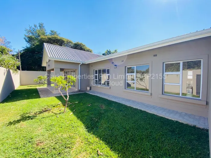 Townhouse/Cluster to Rent in Newlands, Harare