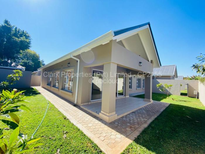 Townhouse/Cluster to Rent in Newlands, Harare