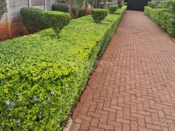 3 Bedroom House for Sale in Matsheumhlope, Bulawayo