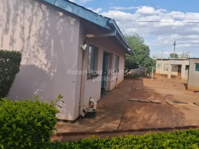 3 Bedroom House for Sale in Matsheumhlope, Bulawayo
