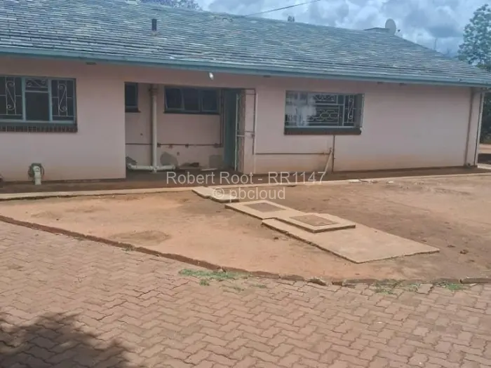 3 Bedroom House for Sale in Matsheumhlope, Bulawayo