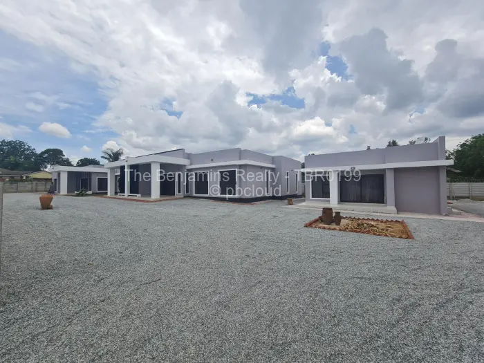 Townhouse/Cluster to Rent in The Grange, Harare