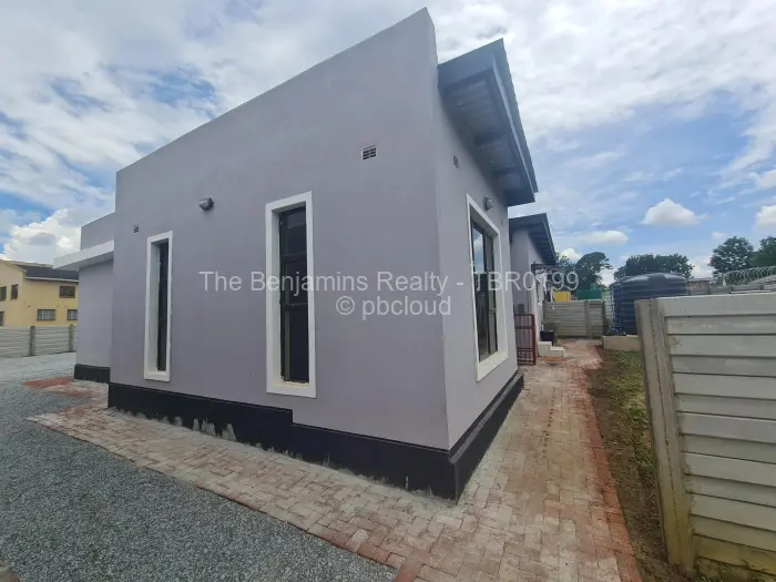 Townhouse/Cluster to Rent in The Grange, Harare