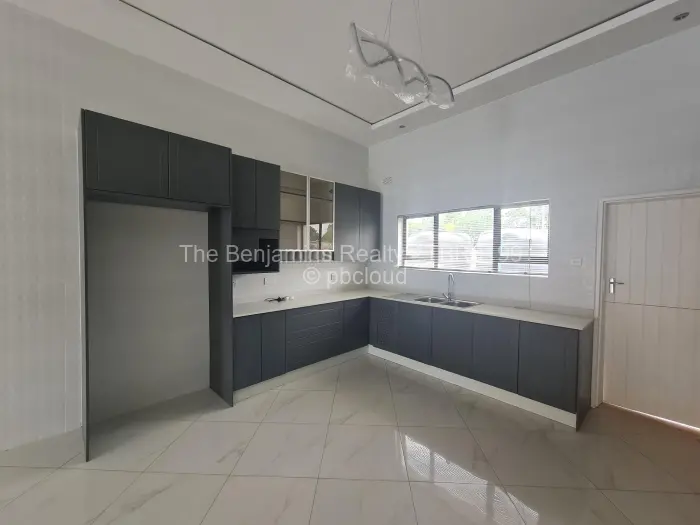 Townhouse/Cluster to Rent in The Grange, Harare