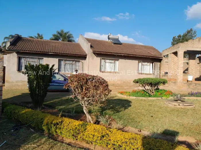 6 Bedroom House for Sale in Bordervale, Mutare