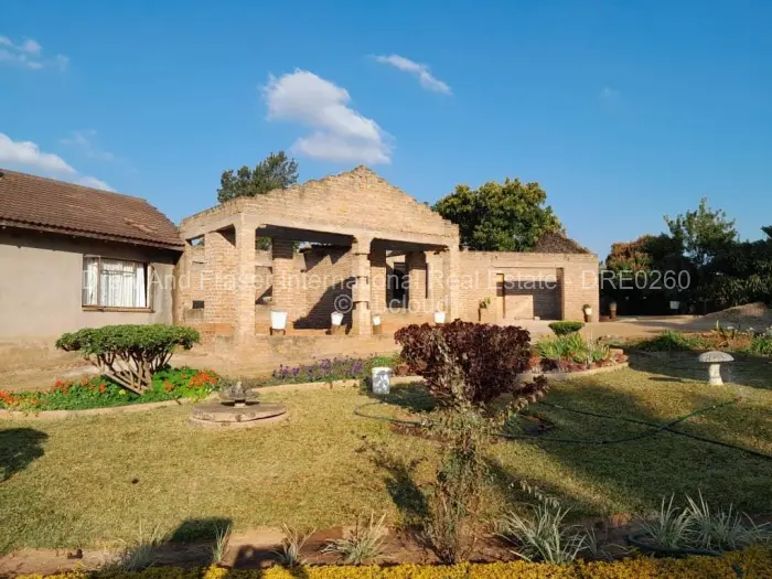 6 Bedroom House for Sale in Bordervale, Mutare