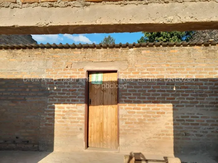 6 Bedroom House for Sale in Bordervale, Mutare