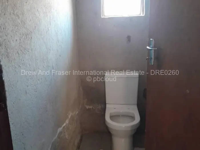 6 Bedroom House for Sale in Bordervale, Mutare