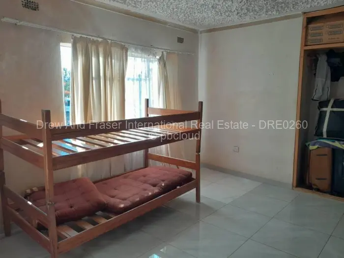 6 Bedroom House for Sale in Bordervale, Mutare