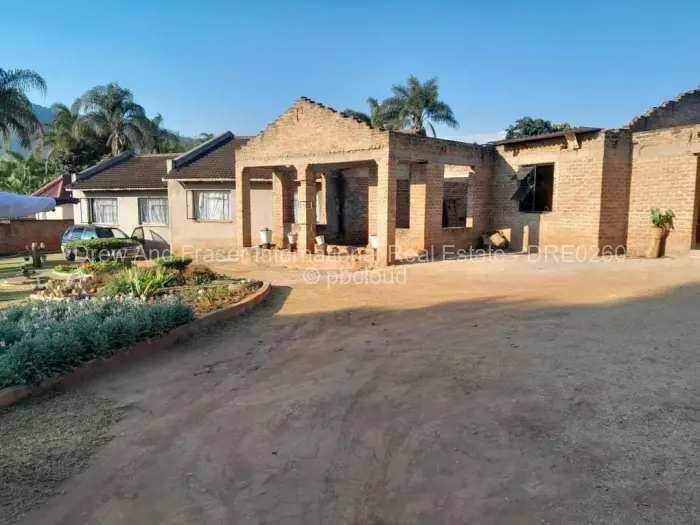 6 Bedroom House for Sale in Bordervale, Mutare
