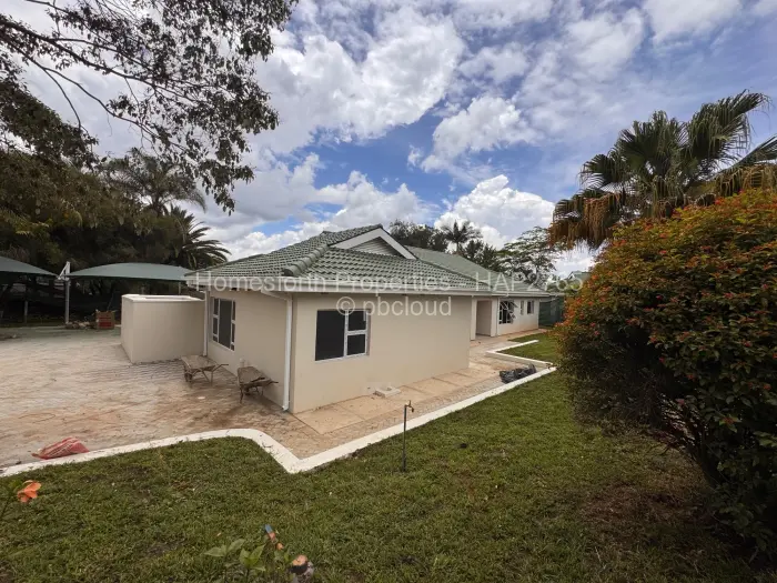 Townhouse/Cluster to Rent in Borrowdale Brooke, Harare