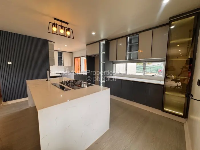 Townhouse/Cluster to Rent in Borrowdale Brooke, Harare