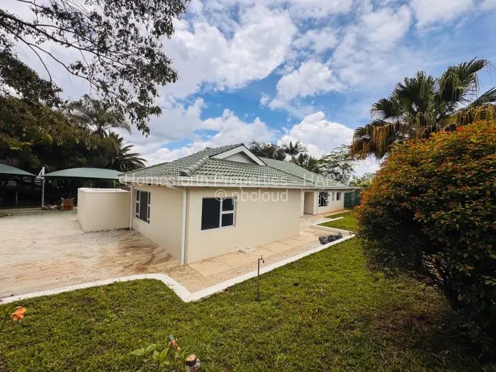 Townhouse/Cluster to Rent in Borrowdale Brooke, Harare