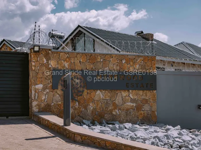 Townhouse/Cluster to Rent in Borrowdale, Harare