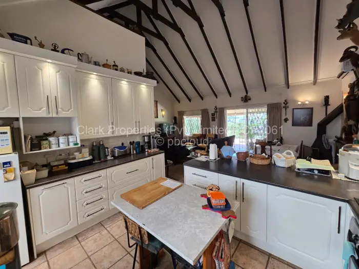 3 Bedroom House for Sale in Lake Chivero, Lake Chivero