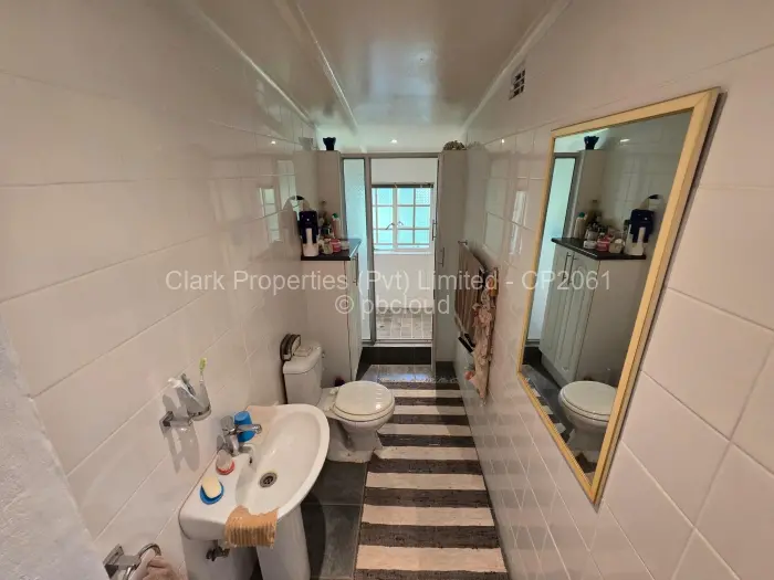 3 Bedroom House for Sale in Lake Chivero, Lake Chivero