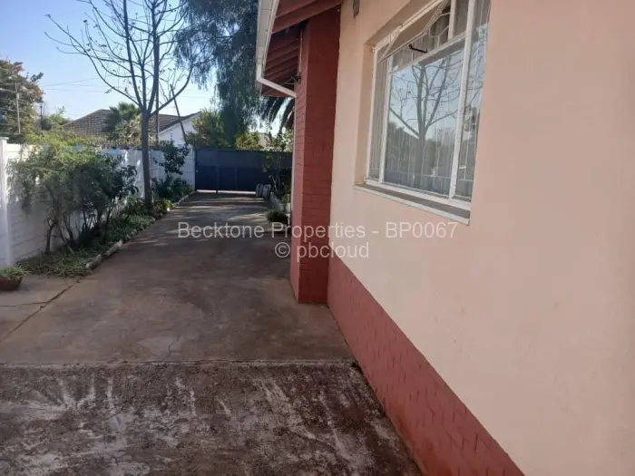 3 Bedroom House for Sale in Paddonhurst, Bulawayo