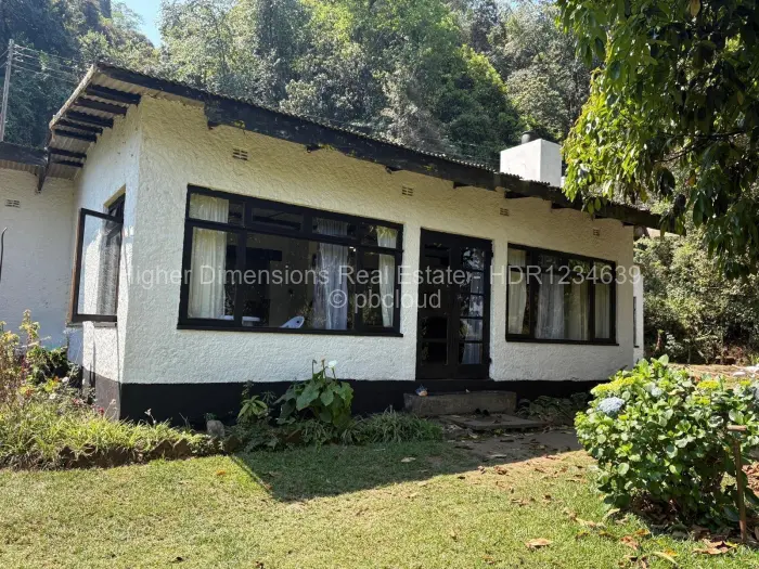 3 Bedroom House for Sale in Vumba, Vumba