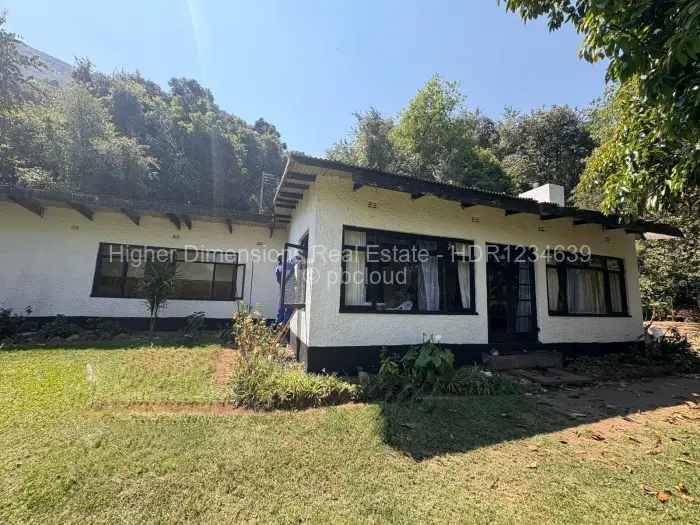 3 Bedroom House for Sale in Vumba, Vumba