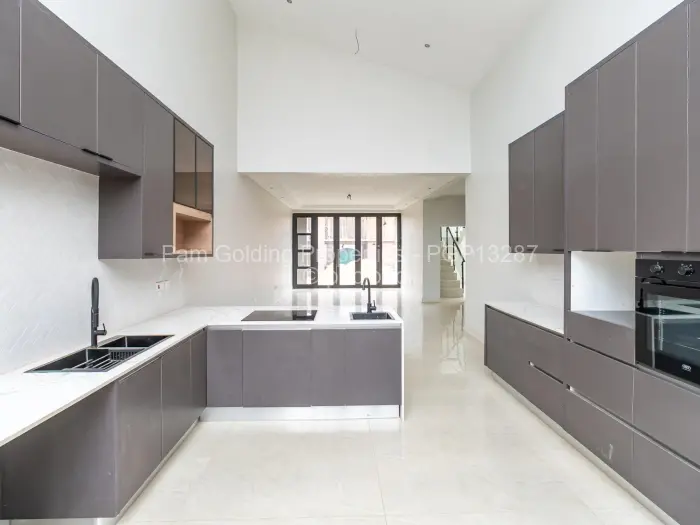 Townhouse/Cluster for Sale in Strathaven, Harare