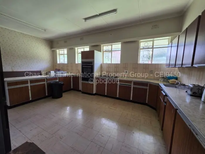5 Bedroom House for Sale in Suburbs, Bulawayo
