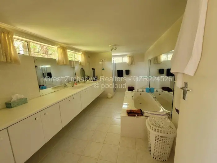 5 Bedroom House for Sale in Masvingo, Masvingo