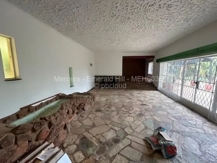 5 Bedroom House to Rent in Mandara