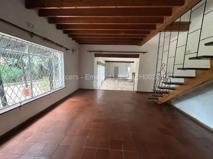 5 Bedroom House to Rent in Mandara